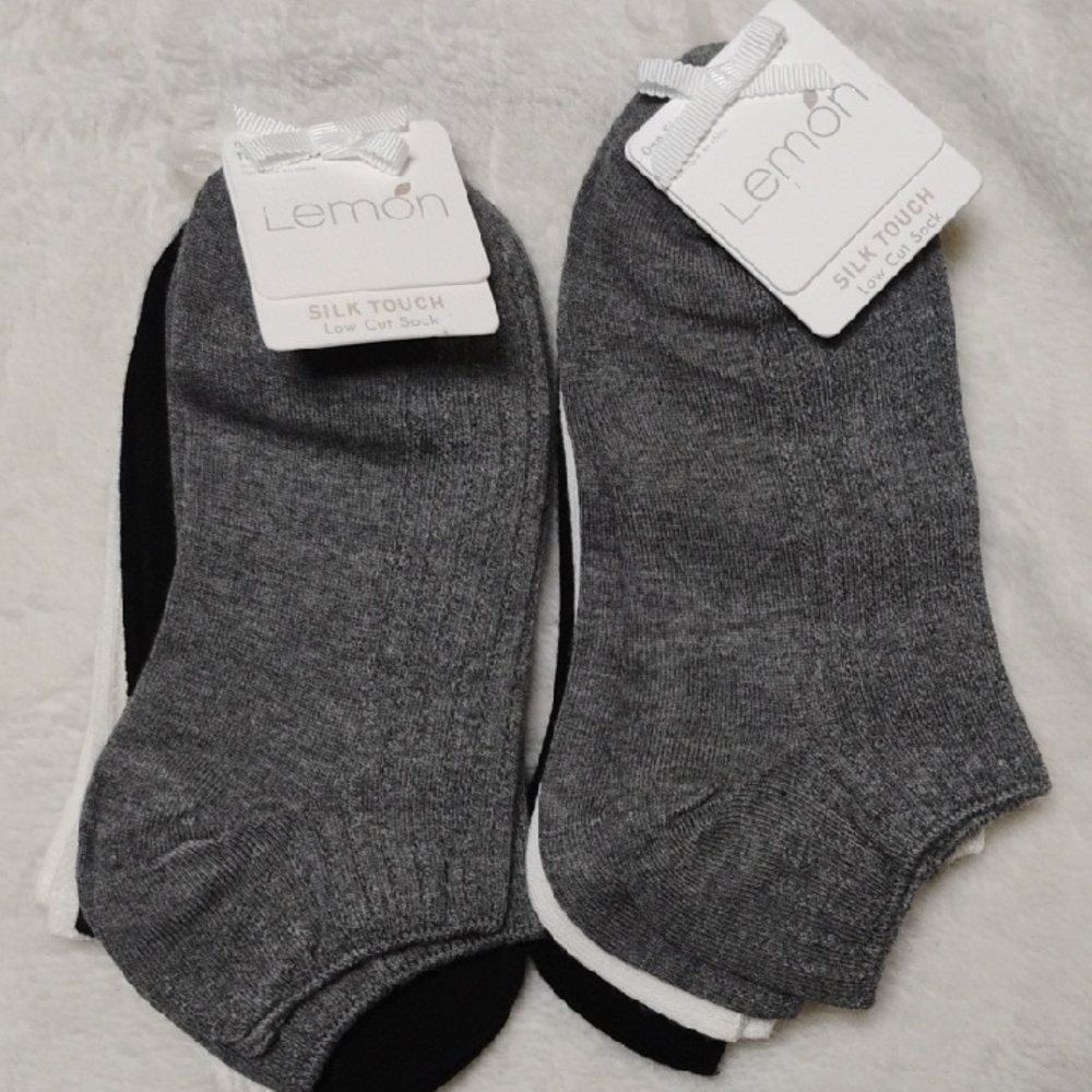 Lemon Casual Gray and Black Ankle Socks